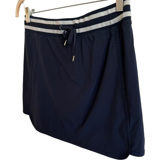 Athleta Sonora Skirt, Navy w/ White Stripes, Size 6 - Picture 4 of 9